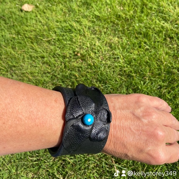 Handmade fully lined black leather cuff( Made by me). - Picture 2 of 4